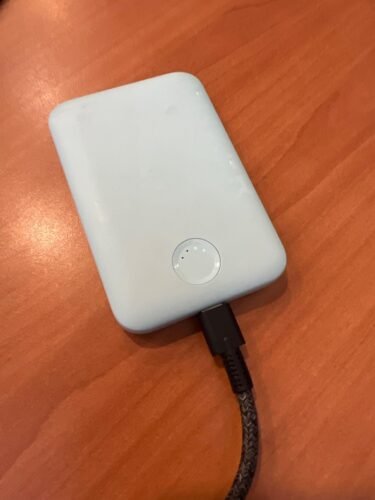 Anker 621 Magnetic Portable Charger (MagGo). 5.000mAh Wireless Power Bank with USB-C Cable. Magsafe-Compatible Battery Pack for iPhone 16/15/14/13/12 Series photo review