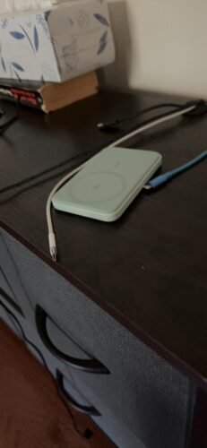 Anker 621 Magnetic Portable Charger (MagGo). 5.000mAh Wireless Power Bank with USB-C Cable. Magsafe-Compatible Battery Pack for iPhone 16/15/14/13/12 Series photo review