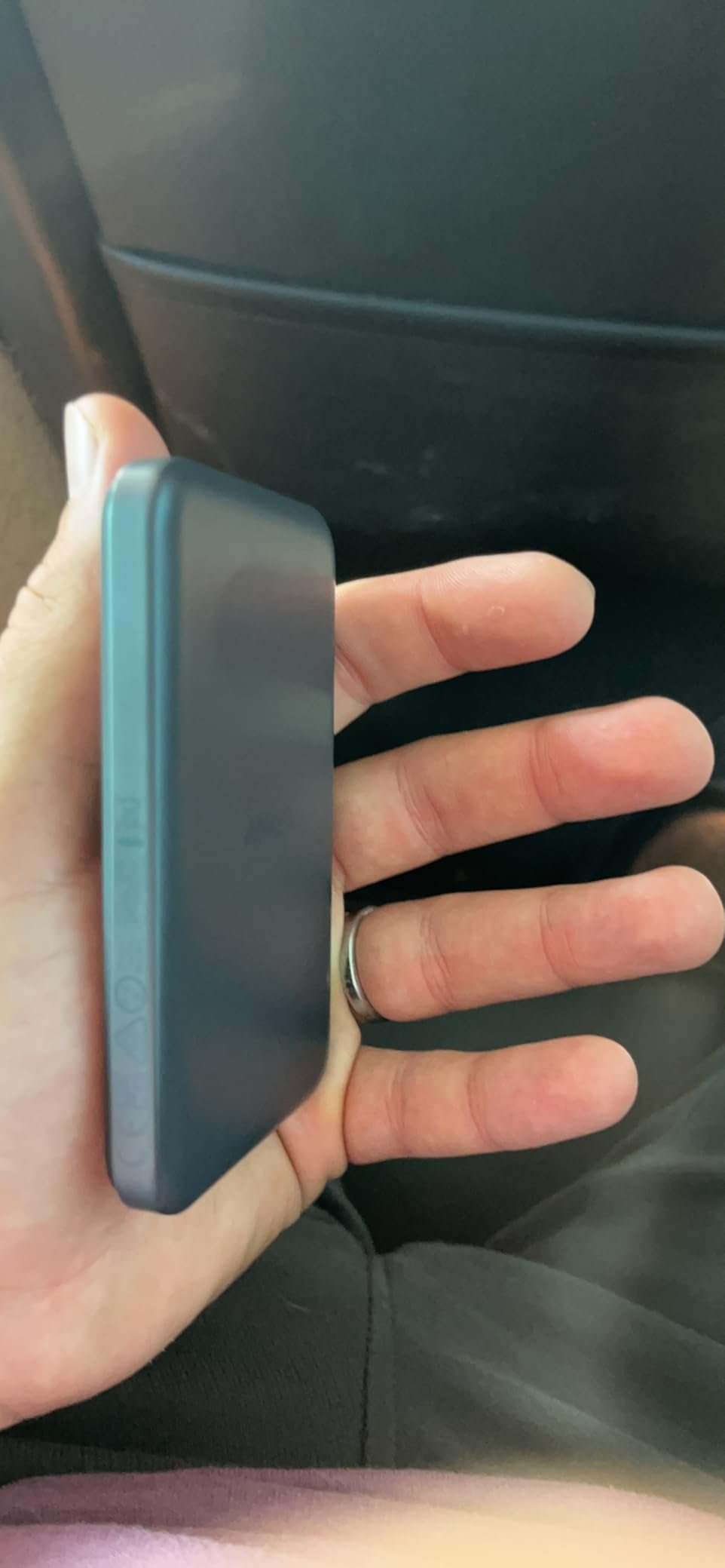 Anker 621 Magnetic Portable Charger (MagGo). 5.000mAh Wireless Power Bank with USB-C Cable. Magsafe-Compatible Battery Pack for iPhone 16/15/14/13/12 Series photo review