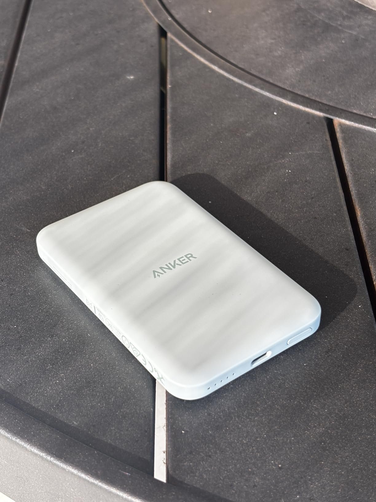 Anker 621 Magnetic Portable Charger (MagGo). 5.000mAh Wireless Power Bank with USB-C Cable. Magsafe-Compatible Battery Pack for iPhone 16/15/14/13/12 Series photo review