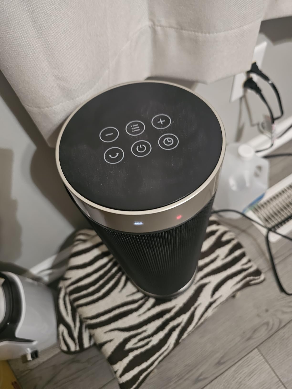 DREO Space Heater. 1500W Electric Heaters for Indoor Use with Thermostat. 70° Oscillation. 8 Safety Protections. 5 Modes. Remote. 12H Timer. Quiet Portable Heater for Office. Bedroom. Large Room photo review