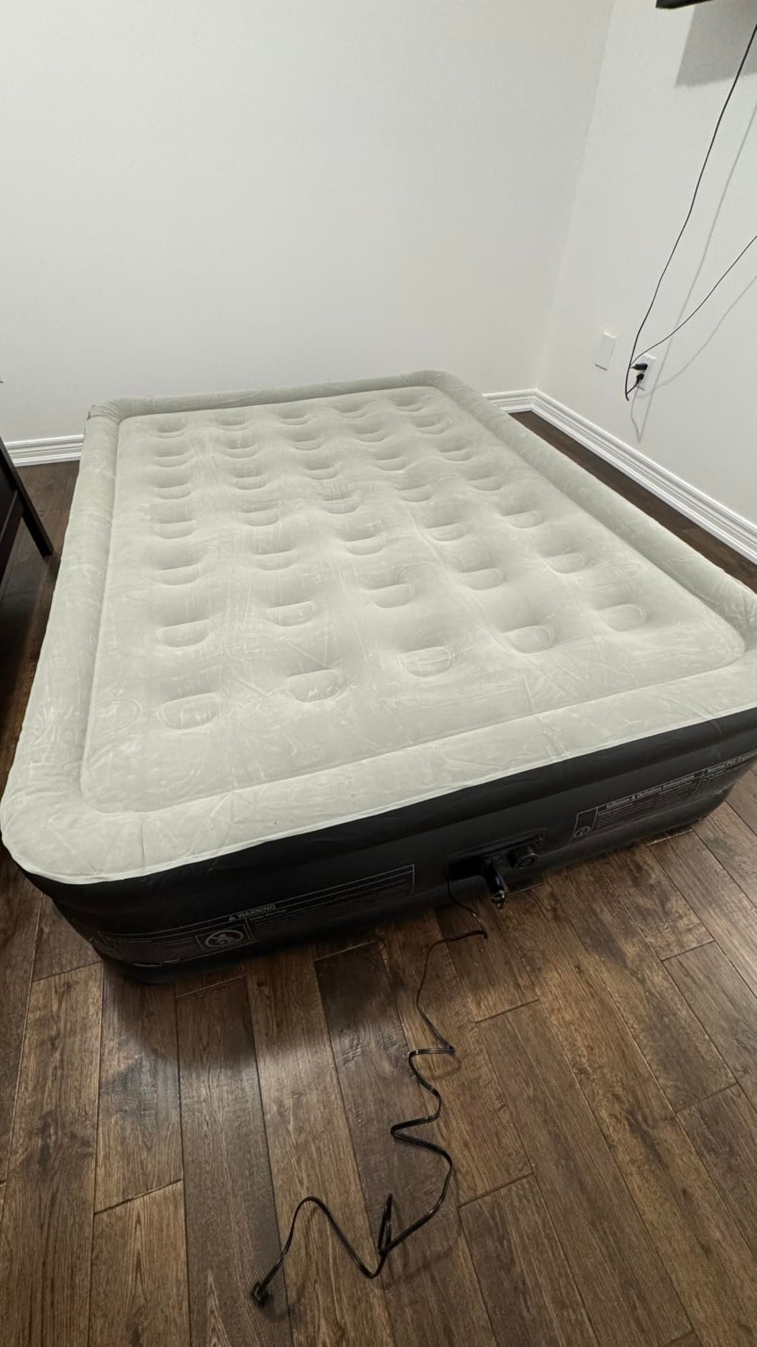 Queen Air Mattress with Built-in Pump. 18 Raised Blow Up Mattress. 800 lbs Max Honeycomb Air Bed. 48Hr Leak-Proof Test. 3min Inflatable Mattress for Home. Guests. Camping. Colchones inflables photo review