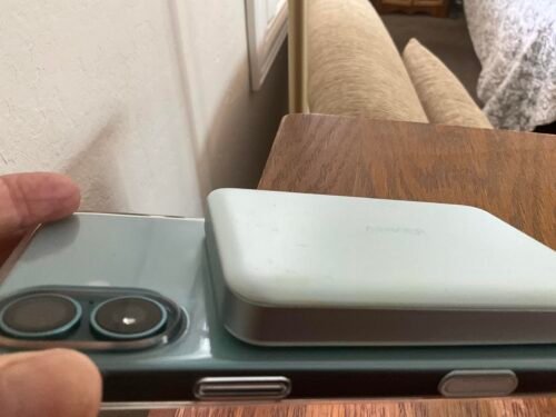 Anker 621 Magnetic Portable Charger (MagGo). 5.000mAh Wireless Power Bank with USB-C Cable. Magsafe-Compatible Battery Pack for iPhone 16/15/14/13/12 Series photo review