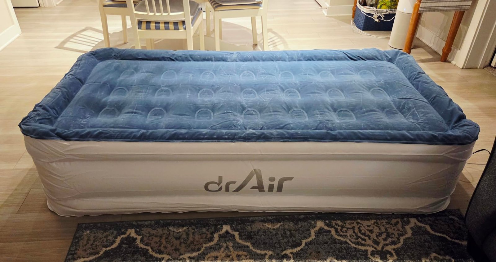 Queen Air Mattress with Built-in Pump. 18 Raised Blow Up Mattress. 800 lbs Max Honeycomb Air Bed. 48Hr Leak-Proof Test. 3min Inflatable Mattress for Home. Guests. Camping. Colchones inflables photo review
