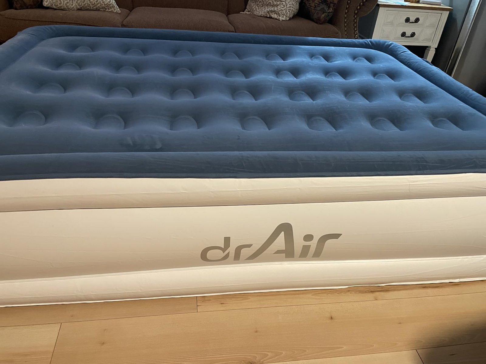 Queen Air Mattress with Built-in Pump. 18 Raised Blow Up Mattress. 800 lbs Max Honeycomb Air Bed. 48Hr Leak-Proof Test. 3min Inflatable Mattress for Home. Guests. Camping. Colchones inflables photo review