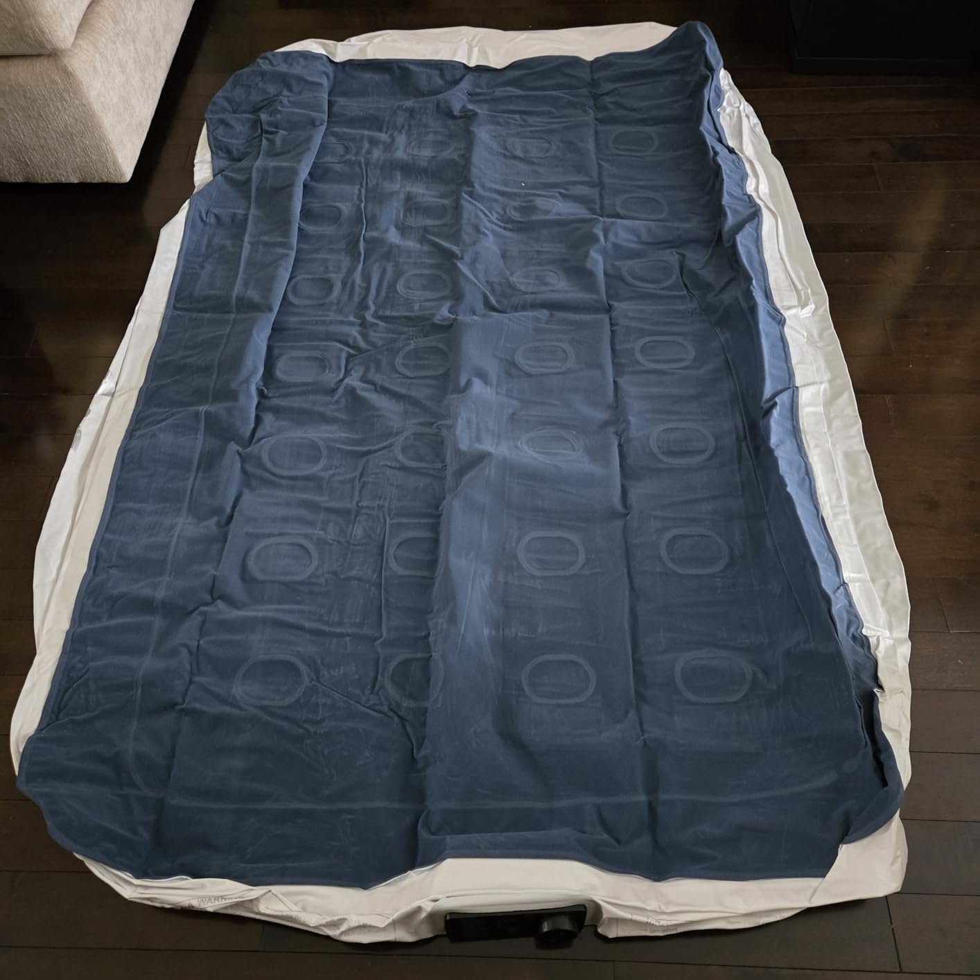 Queen Air Mattress with Built-in Pump. 18 Raised Blow Up Mattress. 800 lbs Max Honeycomb Air Bed. 48Hr Leak-Proof Test. 3min Inflatable Mattress for Home. Guests. Camping. Colchones inflables photo review